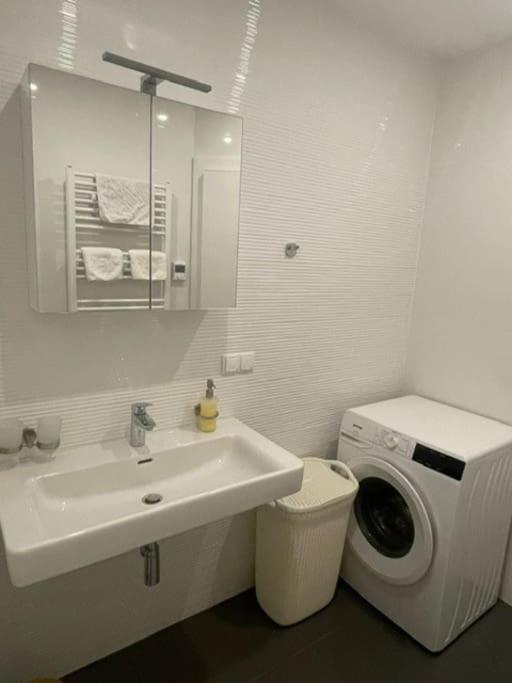 New Central Apartments Westbahnhof ウィーン エクステリア 写真