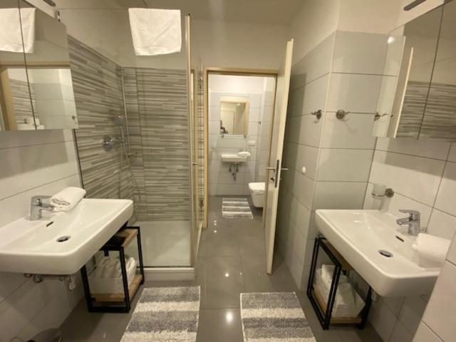 New Central Apartments Westbahnhof ウィーン エクステリア 写真