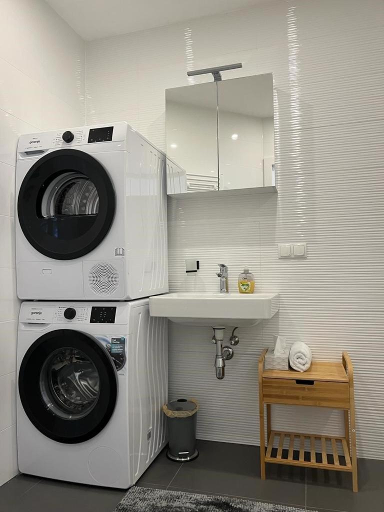 New Central Apartments Westbahnhof ウィーン エクステリア 写真