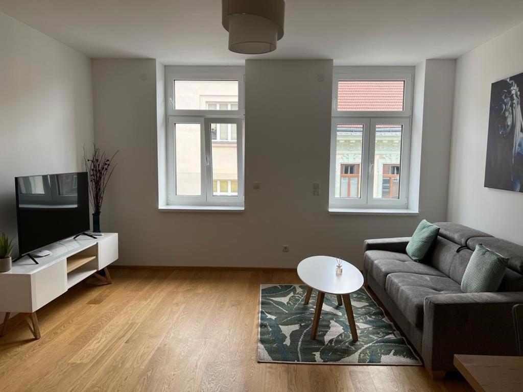 New Central Apartments Westbahnhof ウィーン エクステリア 写真